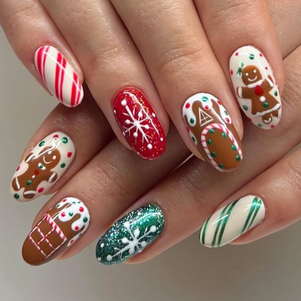 Acrylic-Almond-Christmas-Nails-Gingerbread-Man