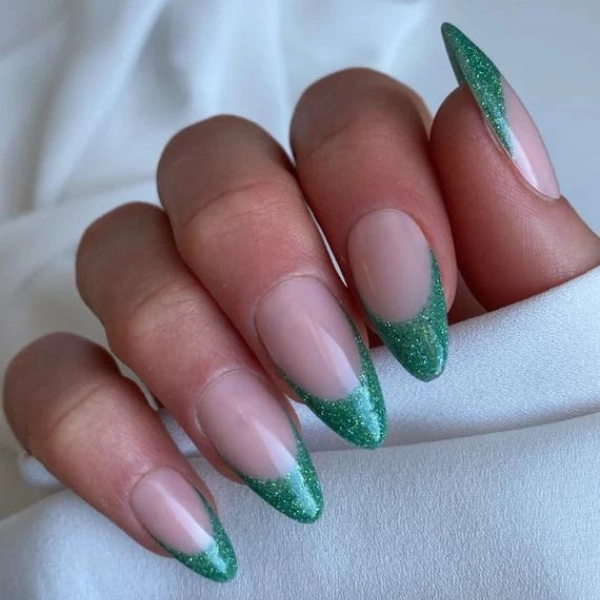 Acrylic-Almond-Christmas-Nails-Green-Glitter-Tips