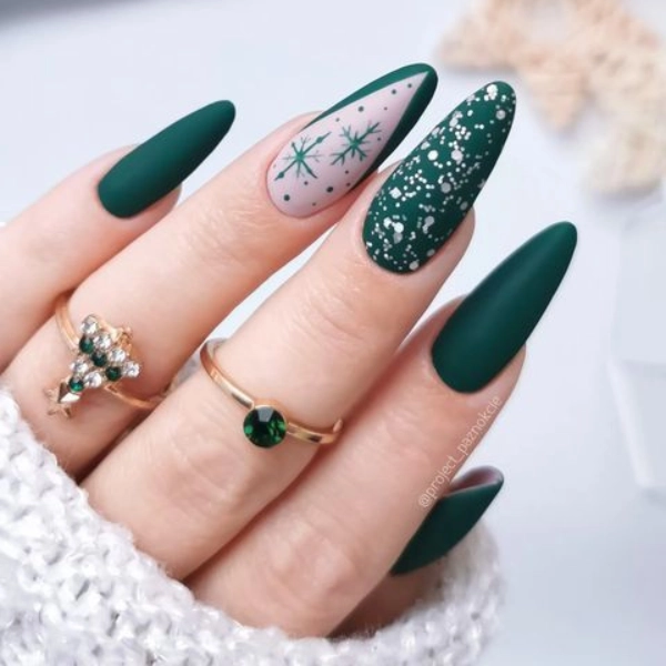 Acrylic-Almond-Christmas-Nails-Matte-Green