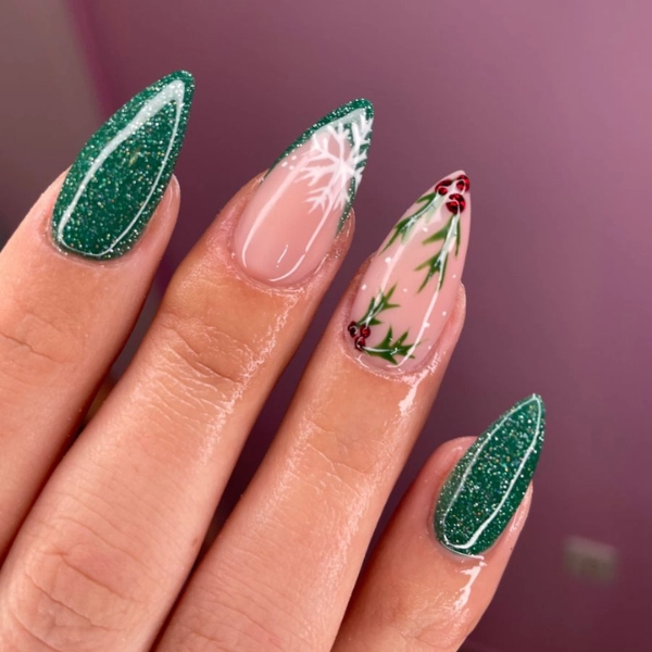 Acrylic-Almond-Christmas-Nails-Mistletoe-Designs