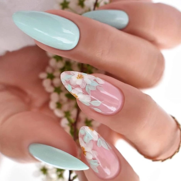 Almond-Blue-Summer-Nails-Floral