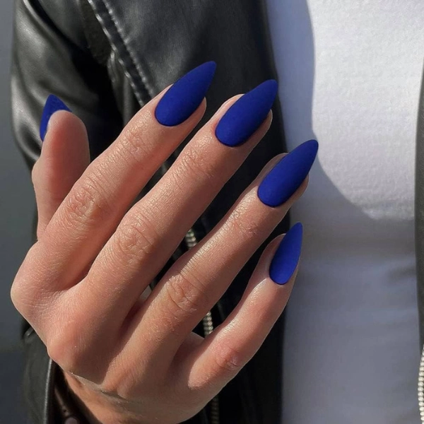 Almond-Blue-Summer-Nails-Matte-Navy