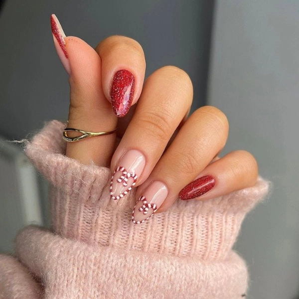 Almond-shape-Christmas-nails-Cheers