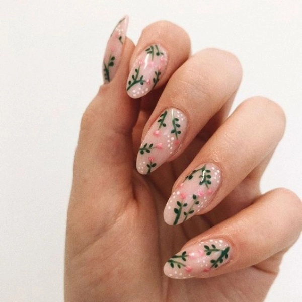 Almond-shape-Christmas-nails-Festive-Florals