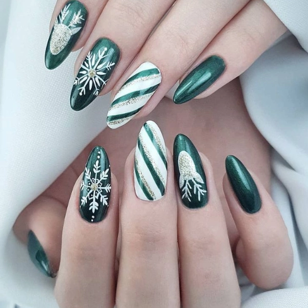 Almond-shape-Christmas-nails-Frozen-Tips