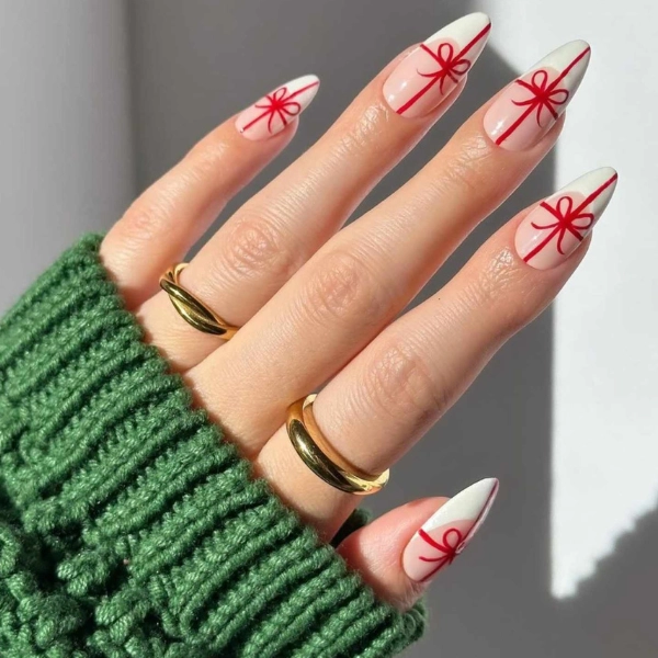 Almond-shape-Christmas-nails-Gift-Wrap