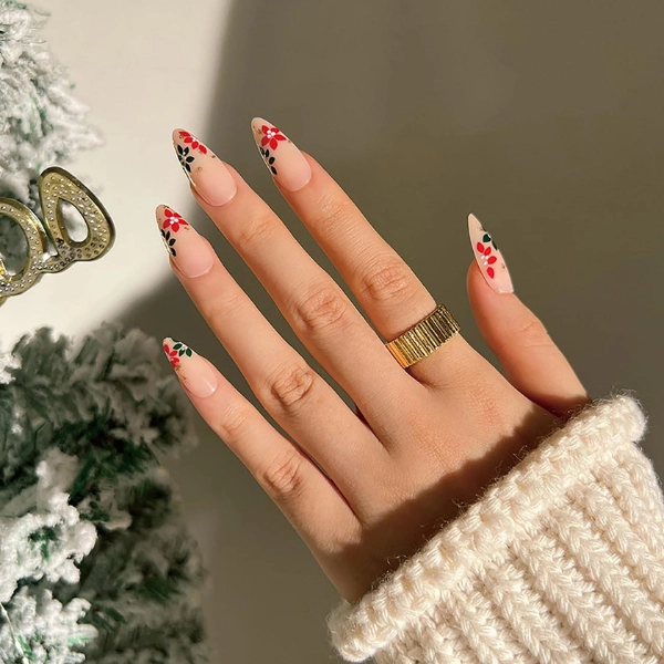 Almond-shape-Christmas-nails-Mistletoe-Magic