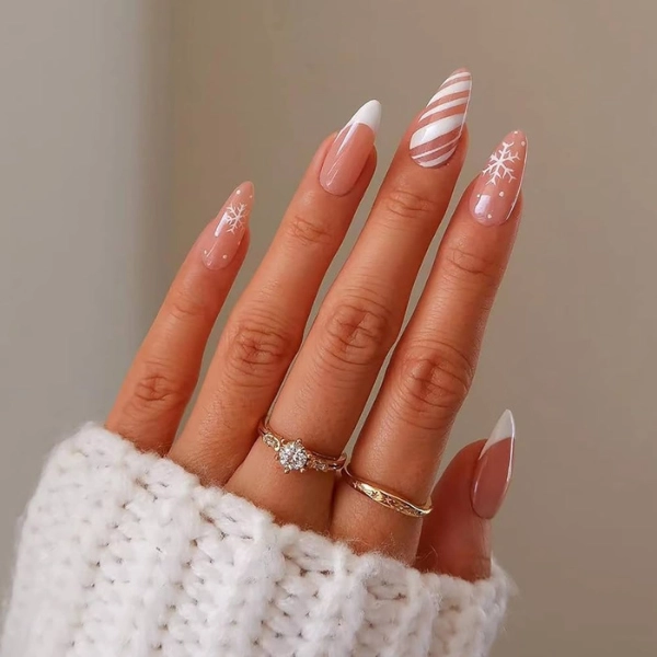 Almond-shape-Christmas-nails-Nordic-Patterns