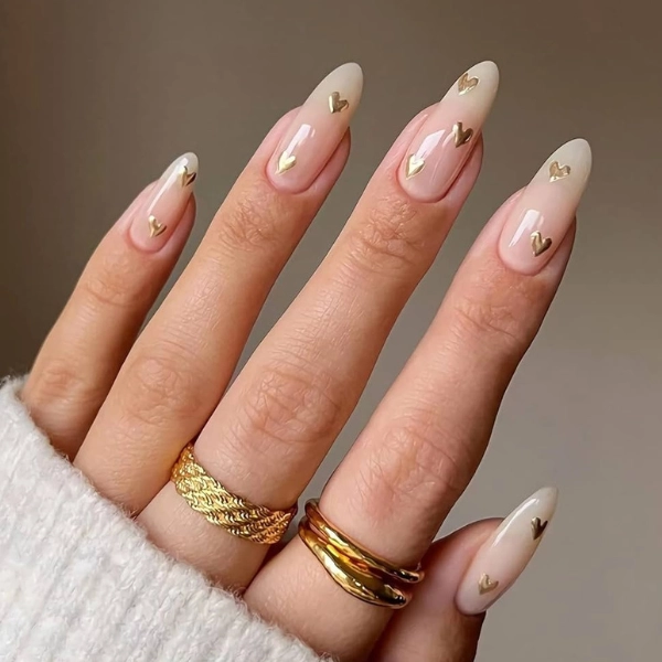 Almond-shape-Christmas-nails-Nude-and-Gold