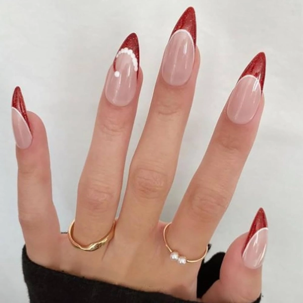 Almond-shape-Christmas-nails-Santa-Hats