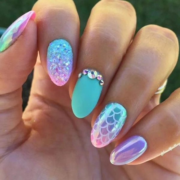 Almond-shape-summer-nails-Mermaid-Scales