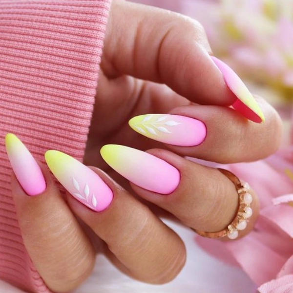 Almond-shape-summer-nails-Pastel-Ombre