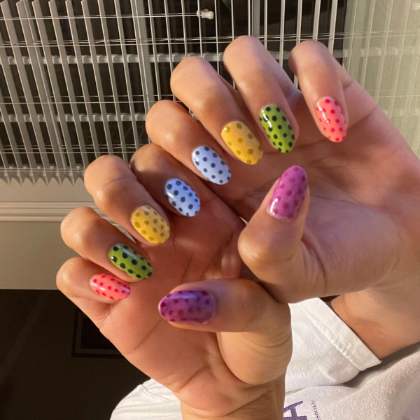 Almond-shape-summer-nails-Polka-Dot