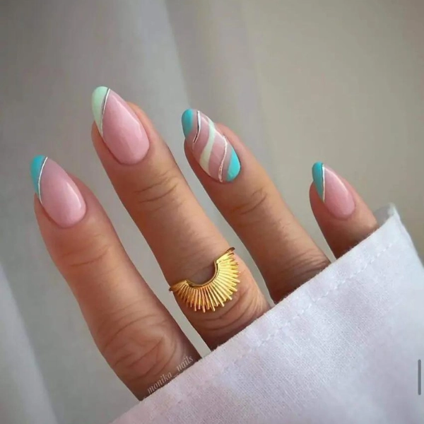 Almond-shape-summer-nails-Sailor-Stripes