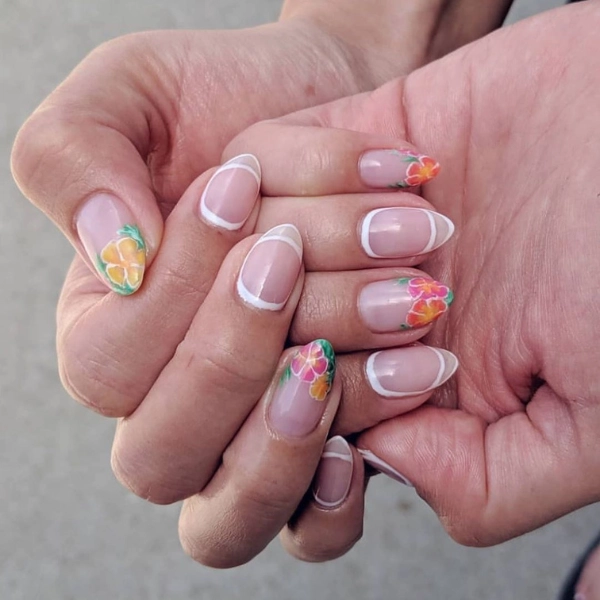 Almond-shape-summer-nails-Tropical-Flowers