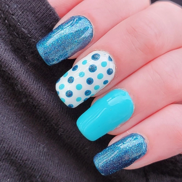 Blue-Christmas-Nail-Blue-Polka-Dots