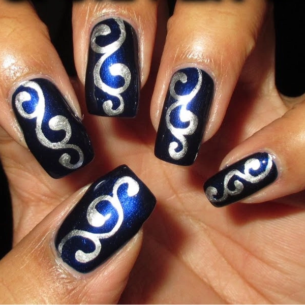 Blue-Christmas-Nail-Blue-and-White-Swirls