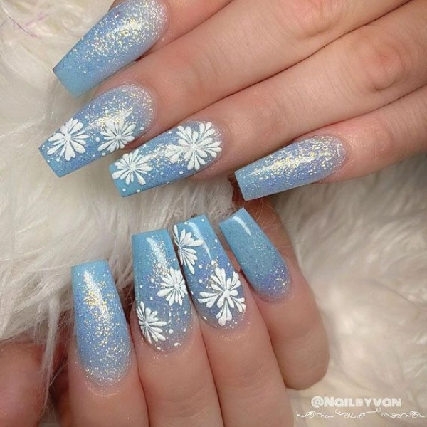 Blue-Christmas-Nail-Icy-Blue