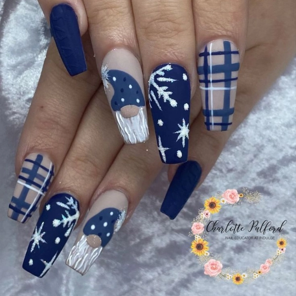 Blue-Christmas-Nail-Plaid