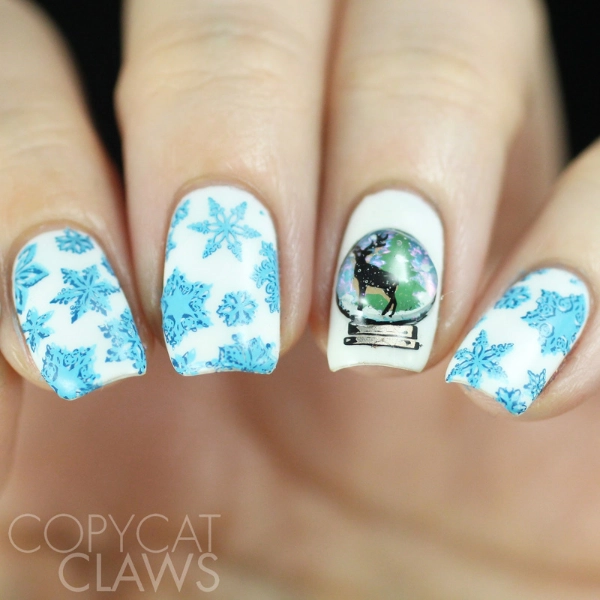 Blue-Christmas-Nail-Snow-Globe