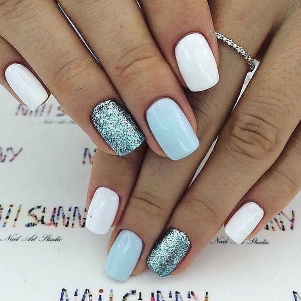 Blue-and-White-Summer-Nail-White-Glitter