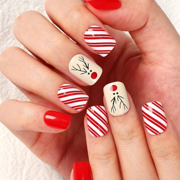 Easy-Christmas-nail-Candy-Cane-Stripes