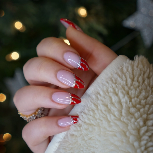 Easy-Christmas-nail-Festive-French