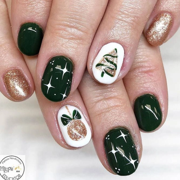 Easy-Christmas-nail-Holiday-Stars