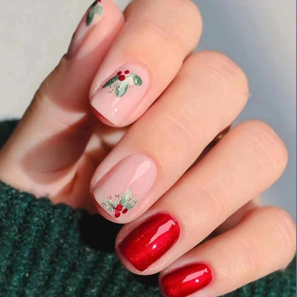 Easy-Christmas-nail-Holly-Berry-Accents