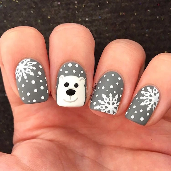 Easy-Christmas-nail-Polar-Bear