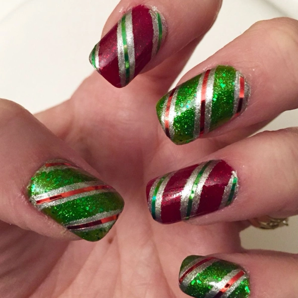 Easy-Christmas-nail-Present-Wrap