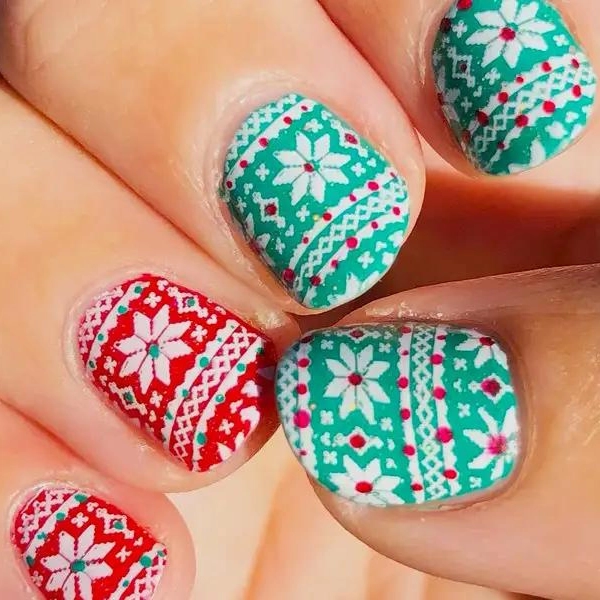 Easy-Christmas-nail-Ugly-Sweater