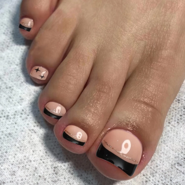 French-Tip-Summer-Toe-nails-Bold-Borders