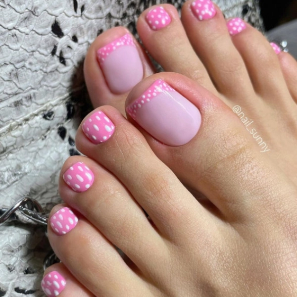 French-Tip-Summer-Toe-nails-Polka-Dot