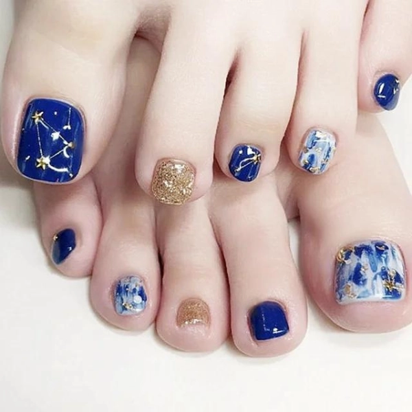 French-Tip-Summer-Toenails-Starry-Night