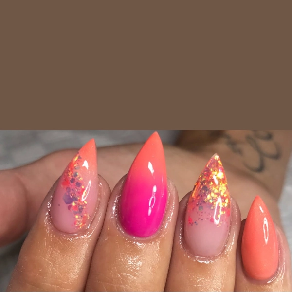 Pink-and-orange-summer-nails-Crystal