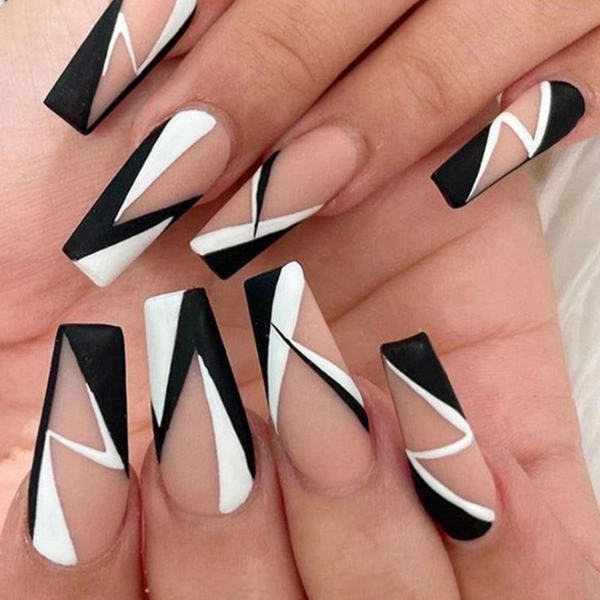 Short-Acrylic-Coffin-Nails-Geometric