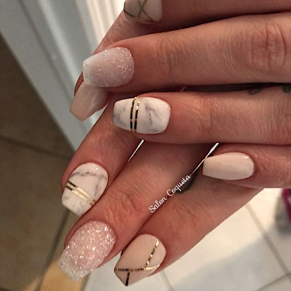 Short-Acrylic-Coffin-Nails-Marble-Effect