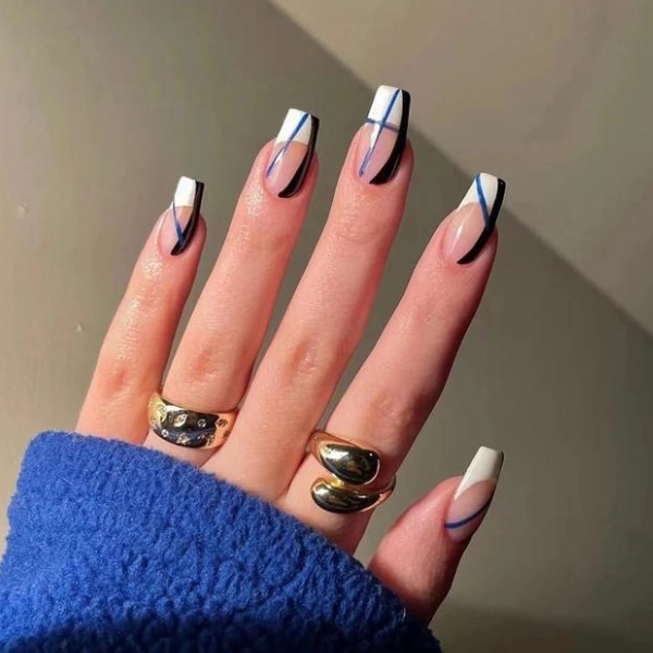 Short-Acrylic-Coffin-Nails-Minimalist-Lines