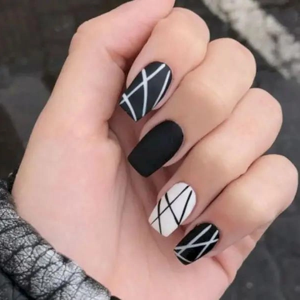 Short-Coffin-Summer-Nails-Geometric