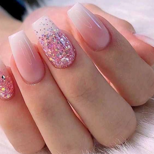 Short-Coffin-Summer-Nails-Glitter