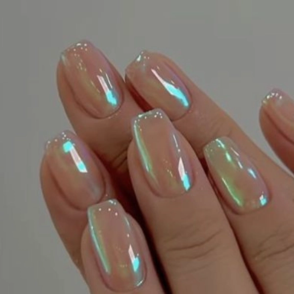 Short-Coffin-Summer-Nails-Holographic