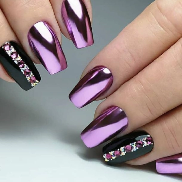 Short-Coffin-Summer-Nails-Metallic