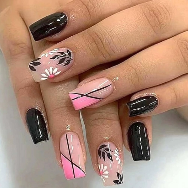 Short-Coffin-Summer-Nails-Minimalist-Lines