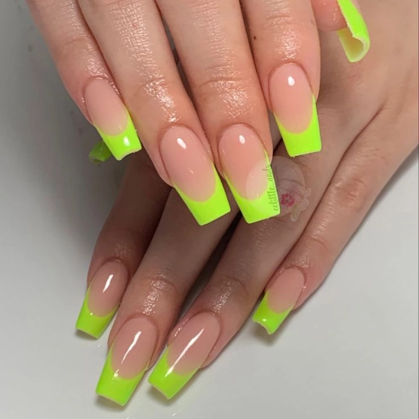 Short-Coffin-Summer-Nails-Neon-Tips