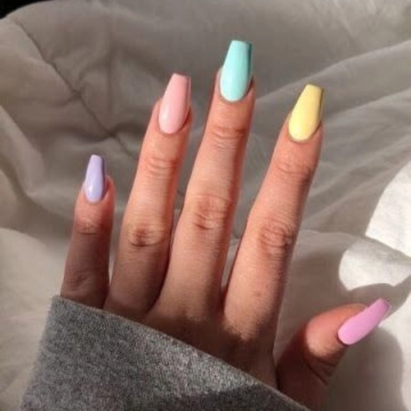 Short-Coffin-Summer-Nails-Pastel