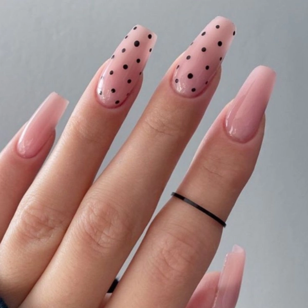 Short-Coffin-Summer-Nails-Polka-Dots