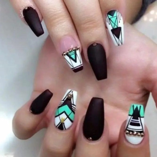 Short-Coffin-Summer-Nails-Tribal