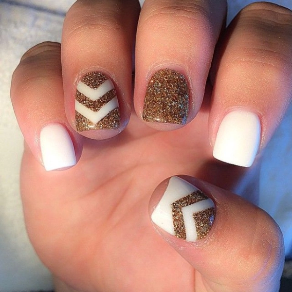 Short-Gel-Summer-Nails-Chevron