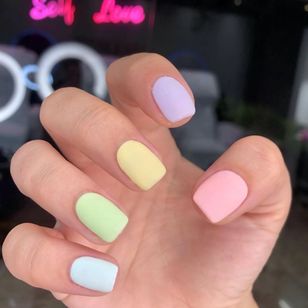 Short-Gel-Summer-Nails-Pastel